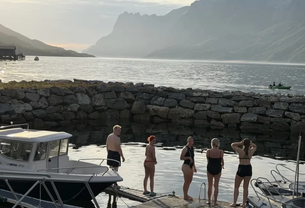 Badstue ved fjorden i Ersfjordbotn